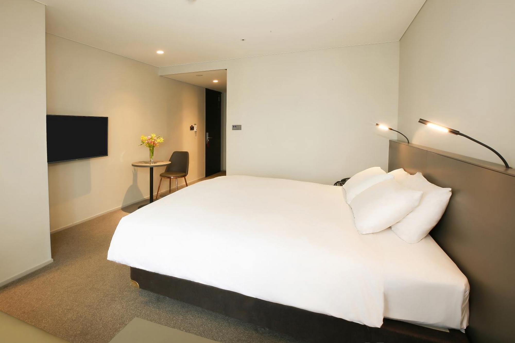 Westernlife Hotel Iksan Quarto foto