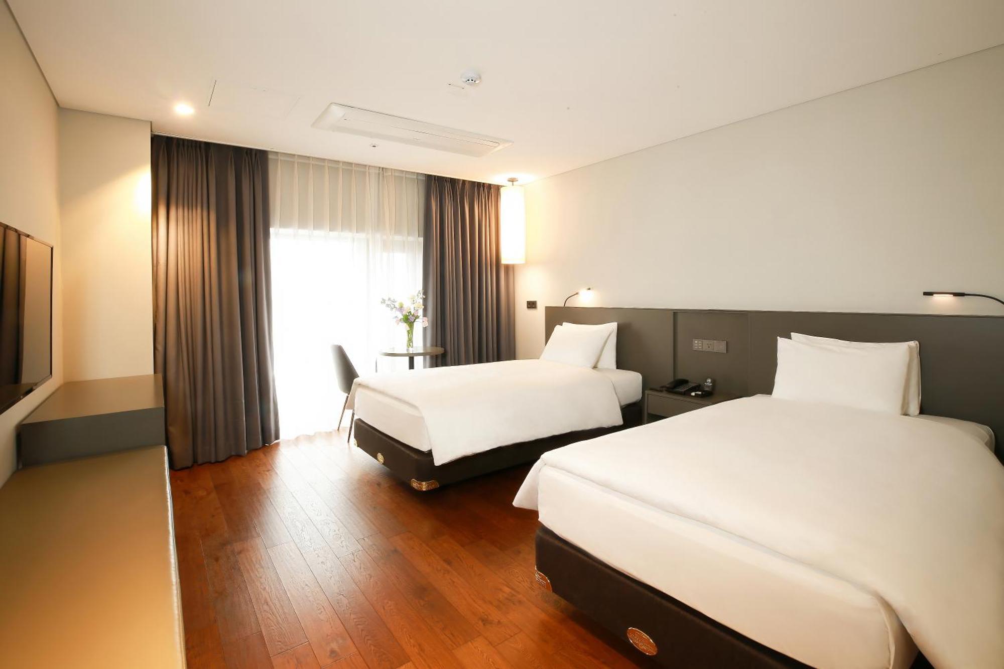 Westernlife Hotel Iksan Quarto foto
